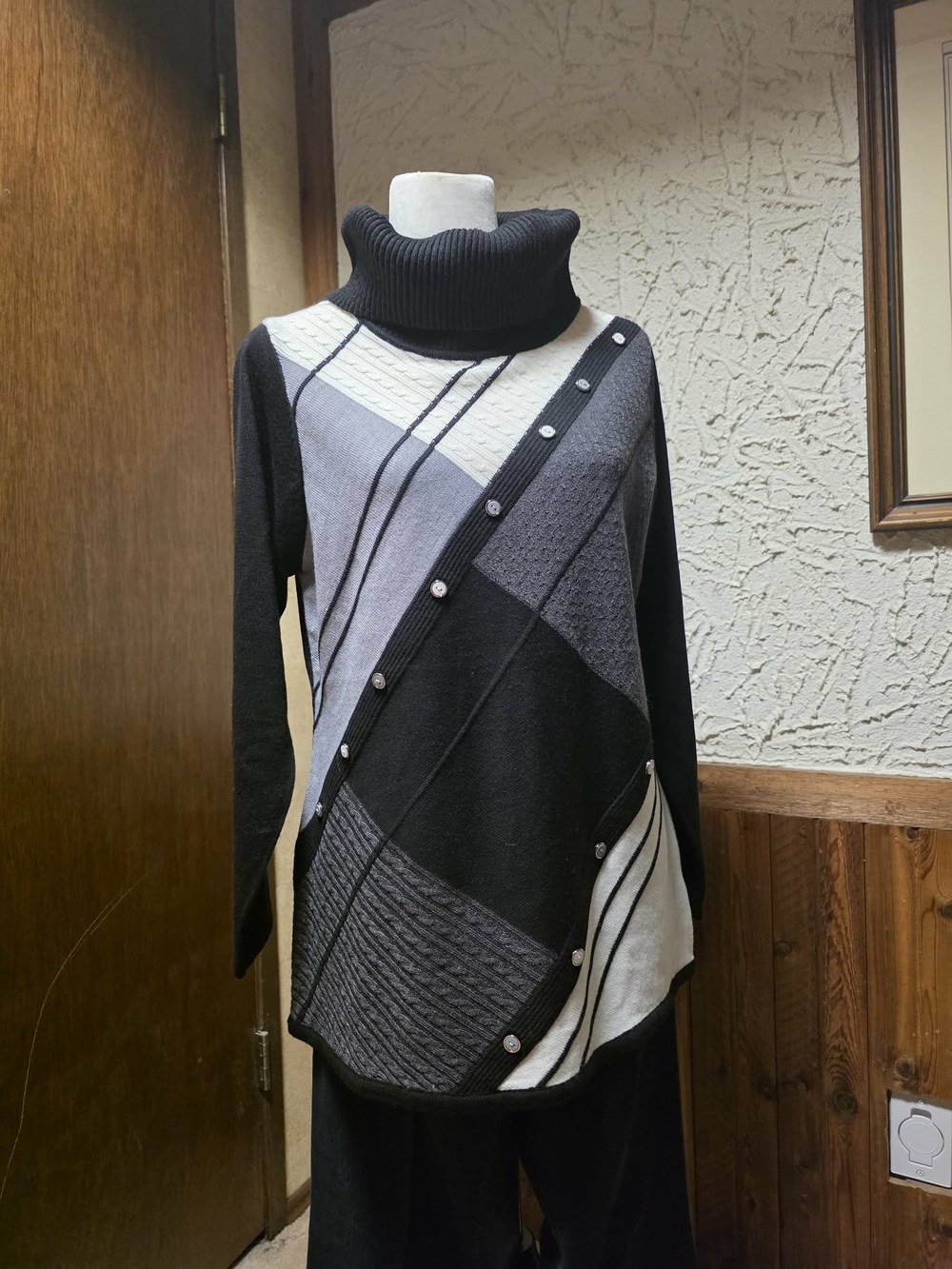 Source Unknown Black & Gray Asymmetrical Button-Detailed Turtleneck Sweater